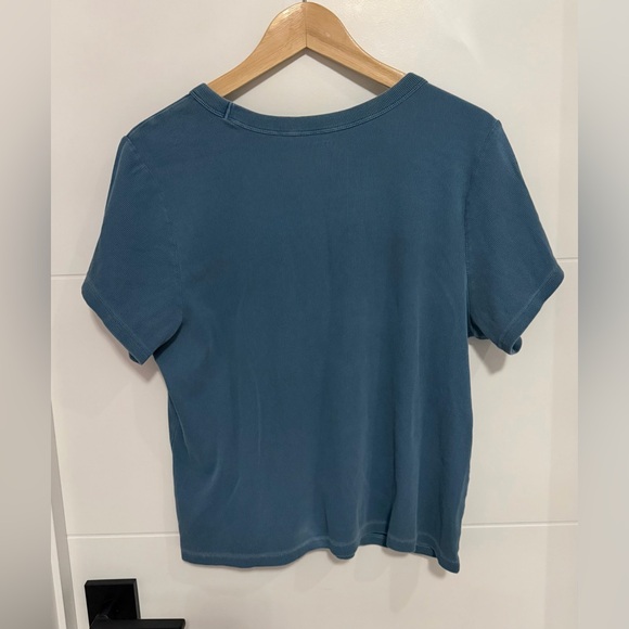 💝 Old Navy: Women’s Short Sleeve Shirt (ptp approx 22.5in) - Size 2X 💝 - Picture 2 of 8